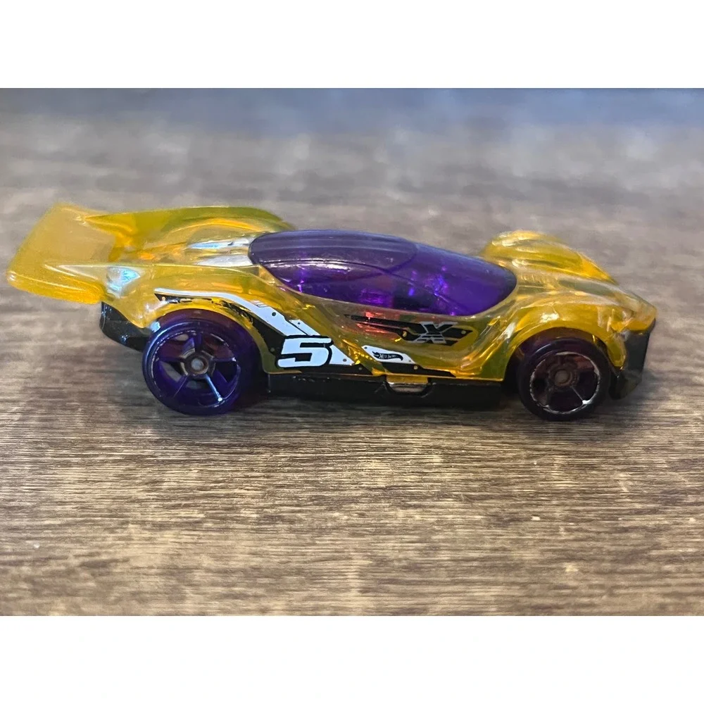 Hot Wheels 2016‎ X-Raycers Blitzspeeder Clear Yellow W Purple Windows Loose Car